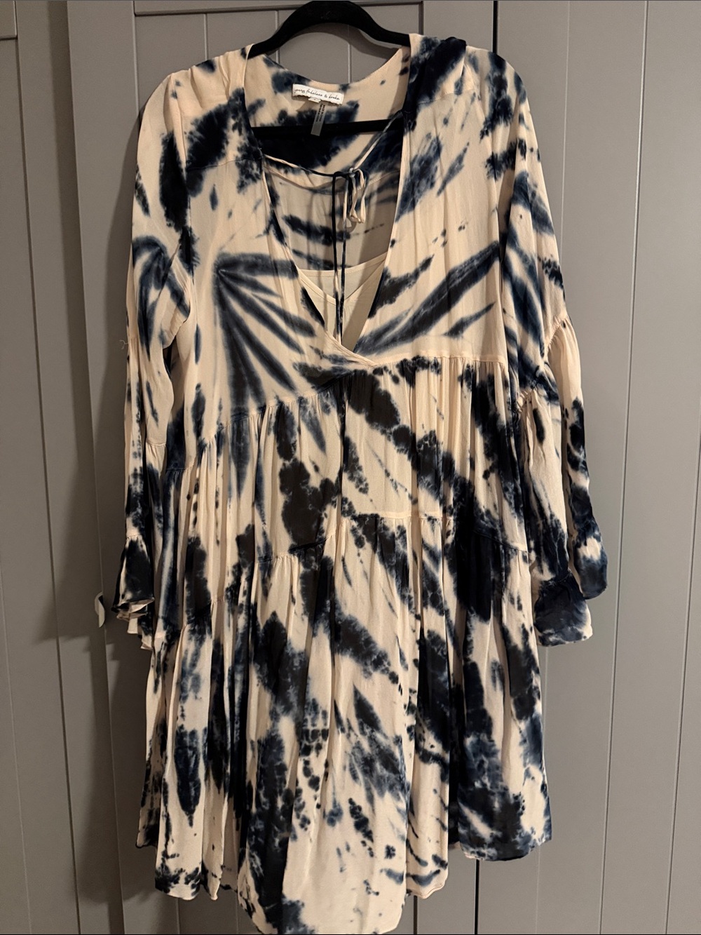 Young Fabulous & Broke Navy and Cream Tie-Dye V-Neck Long Sleeve Dress